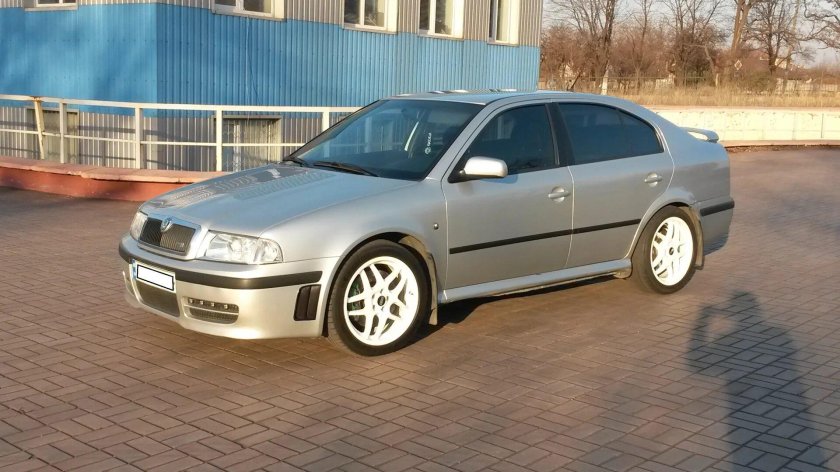 Шкода Октавия 2001 1.8