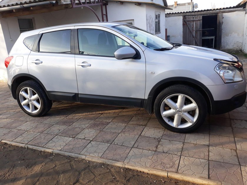 Nissan Qashqai j10 r18