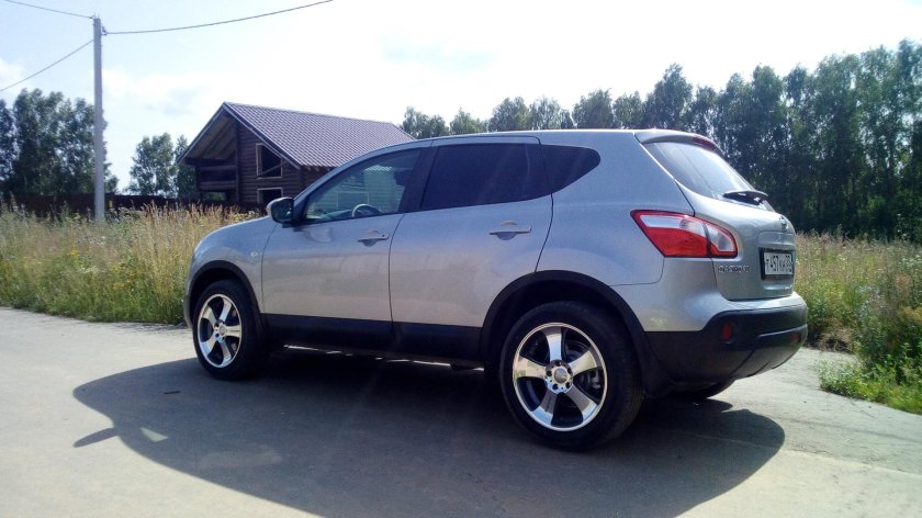 Nissan Qashqai j10 r18