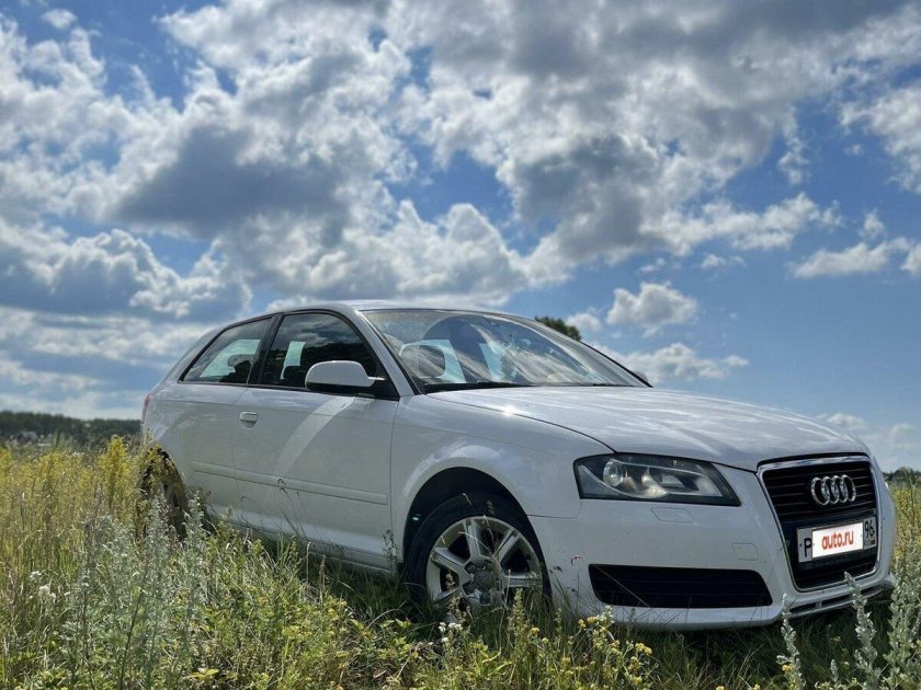 Белая Ауди ЕКБ