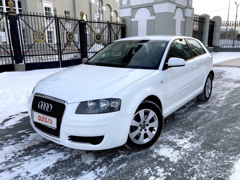 Ауди a3 8p Рестайлинг 2 1.6 s Tronic (102 л.с.) белый с пробегом от собственника