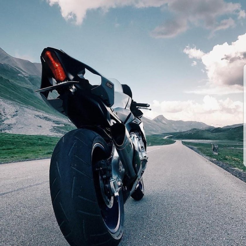 Спортивный мотоцикл