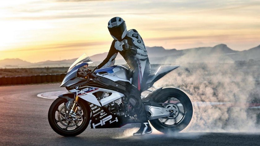 BMW hp4 Race