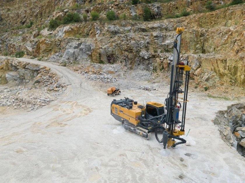 Гидравлическая буровая установка