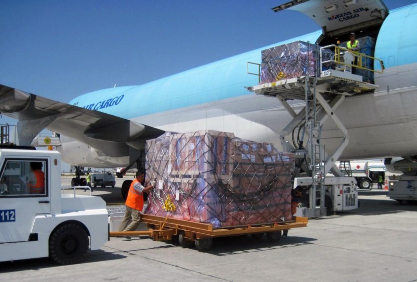 Карго самолет