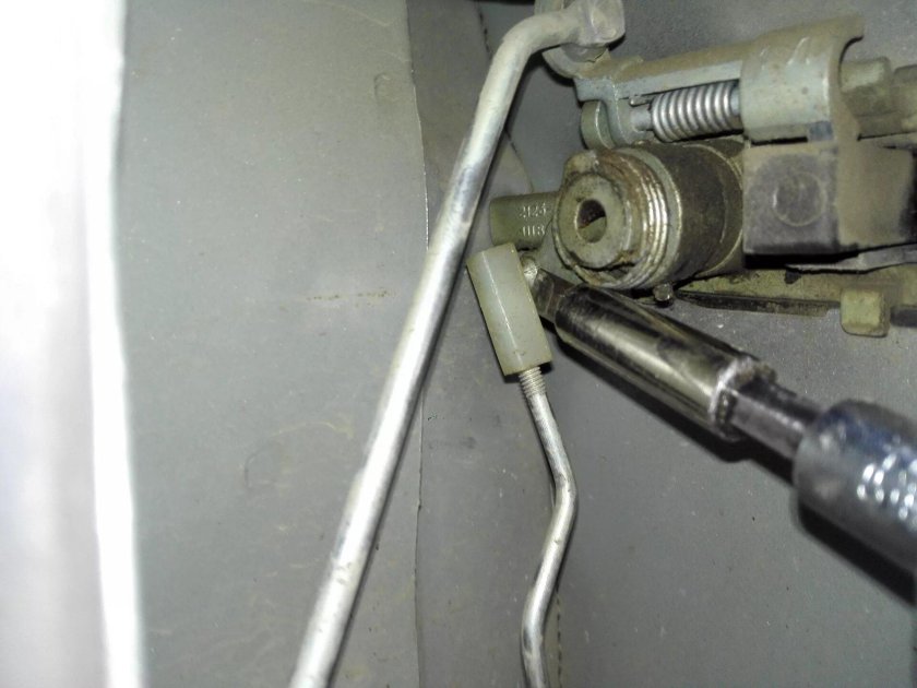 Тяга замка водительской двери Нива Шевроле