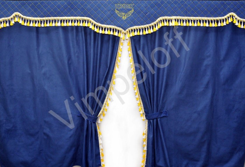 Шторы спальника грузовика