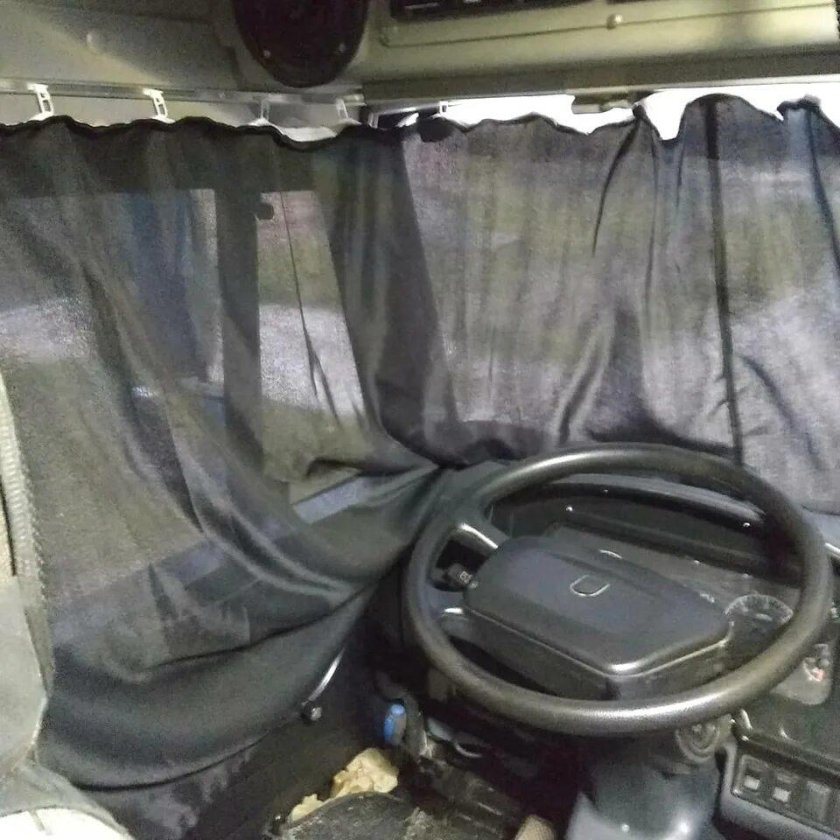 Шторки направляющая шторки спальника КАМАЗ 65115