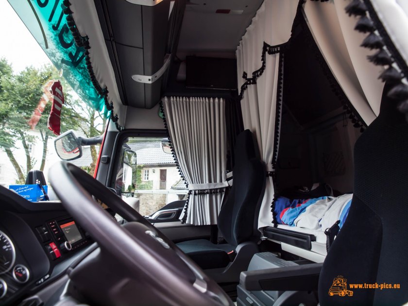 Занавески в ман ТГС 440