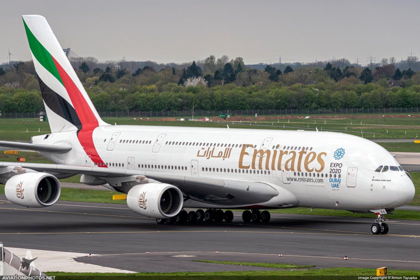 Боинг 737 Эмирейтс