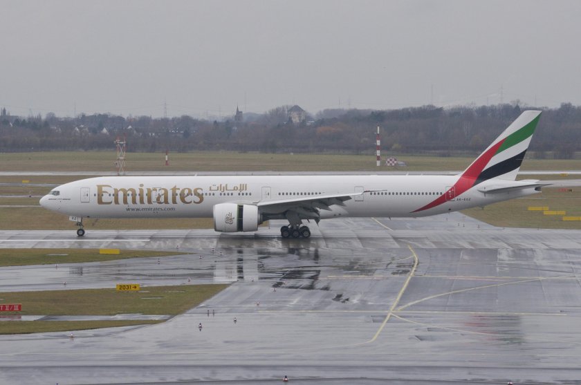 Боинг 737 Эмирейтс