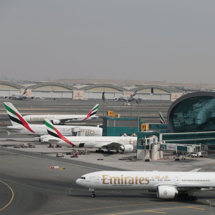 Боинг 737 Эмирейтс