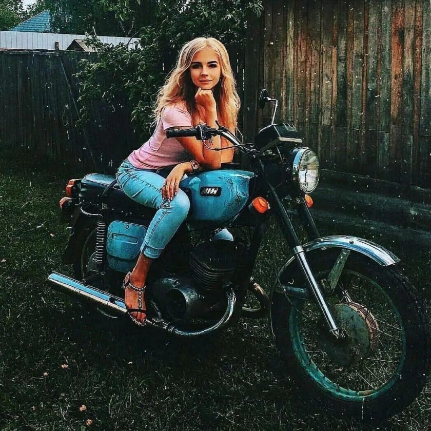 Ява-байкерши Ява 350