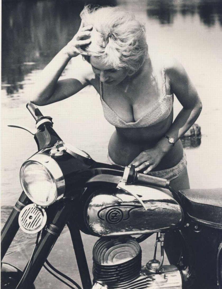 Ява-байкерши Ява 350