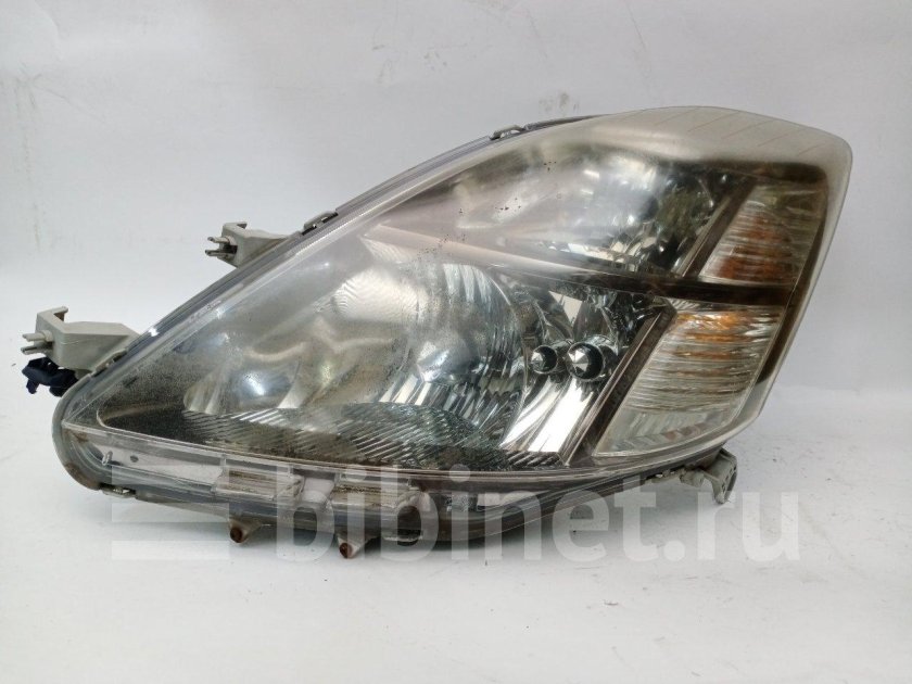 Isis Toyota фары