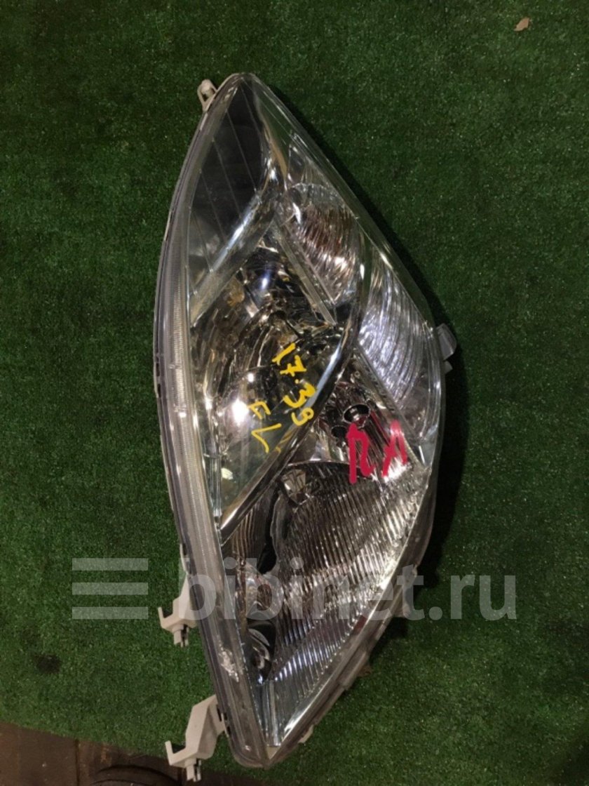 Isis Toyota фары