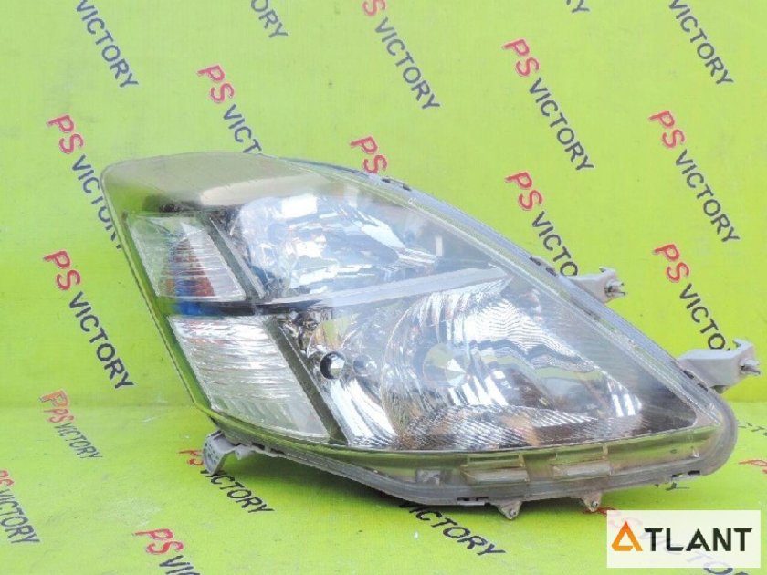 Isis Toyota фары