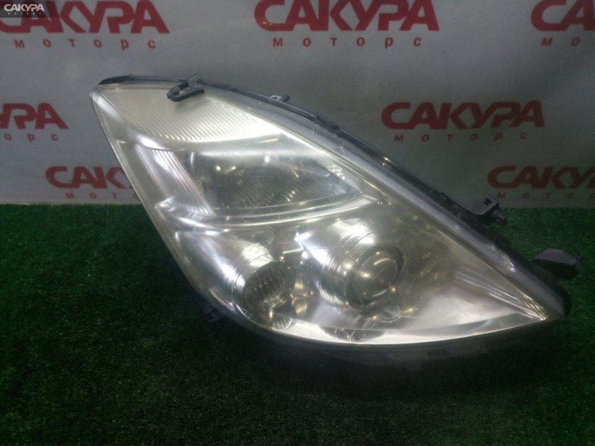 Фары передние ксенон Тойота Исис