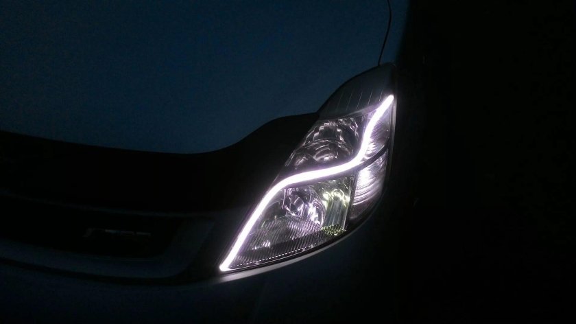 Оптика Тойота Авенсис