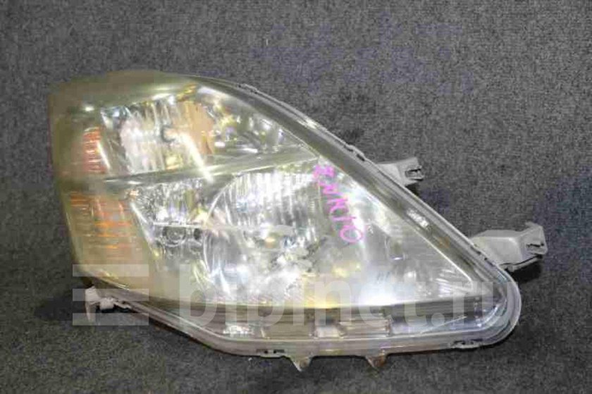 Isis Toyota фары