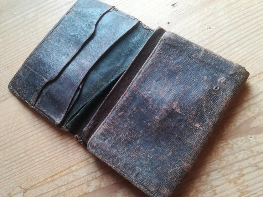 Старинные кожаные портмоне