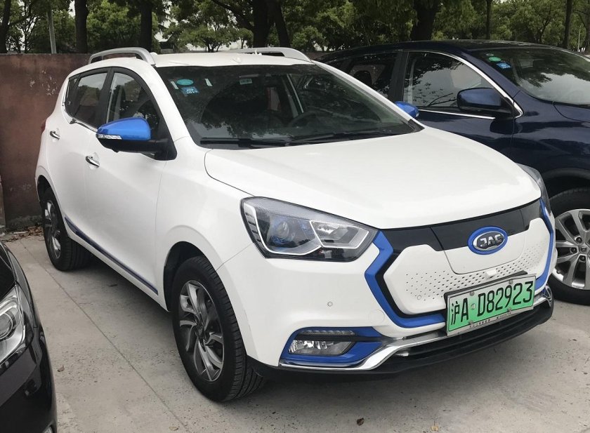 Машина JAC iev7s