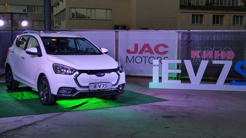 JAC iev7s