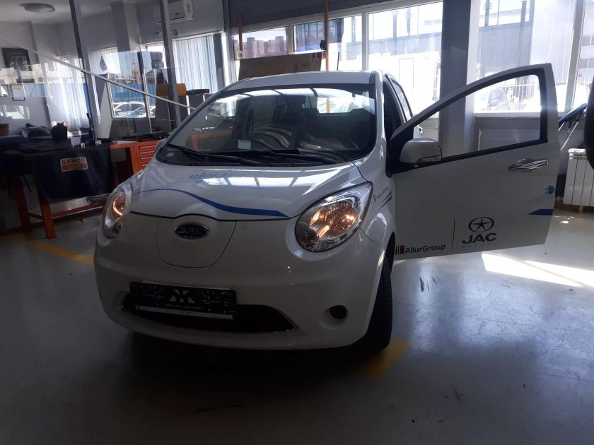 JAC электромобиль