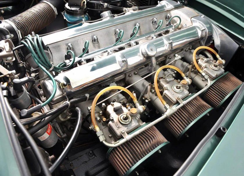 Astin Martin двигатель