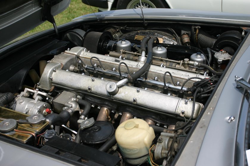 Aston Martin DBS 1967