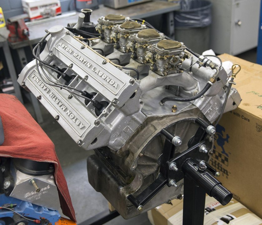 Aston Martin v12 engine