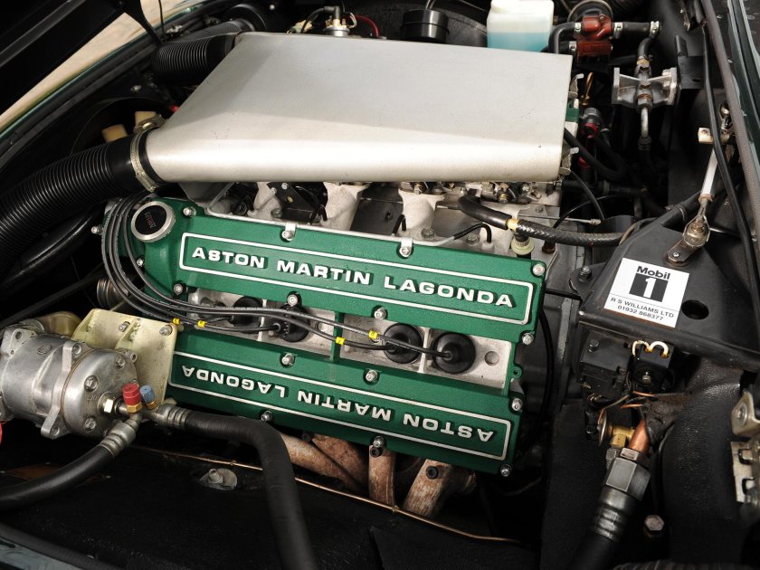 Aston Martin v8 Vantage 1977