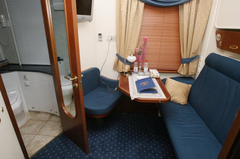 Турпоезд золотой Орел Люкс