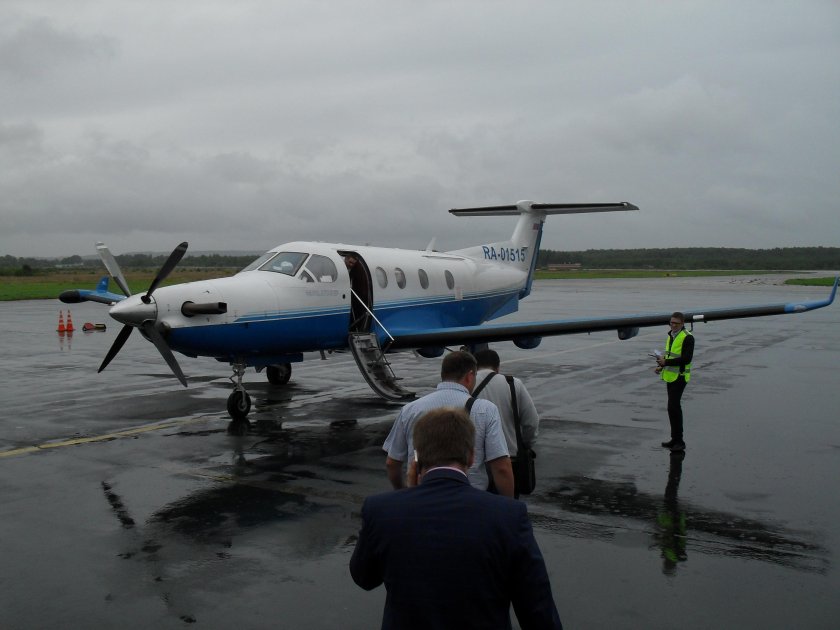 8 Местный самолет