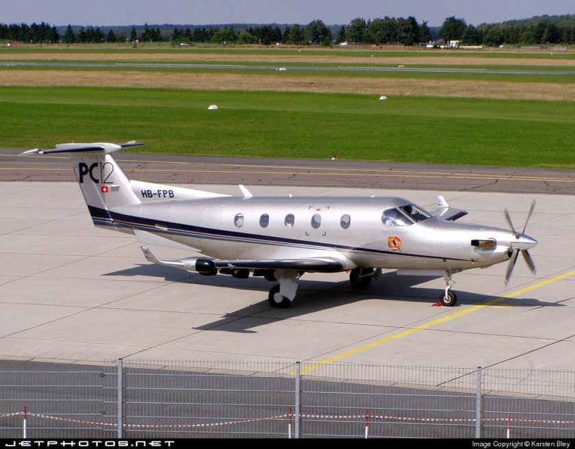 8 Местный самолет