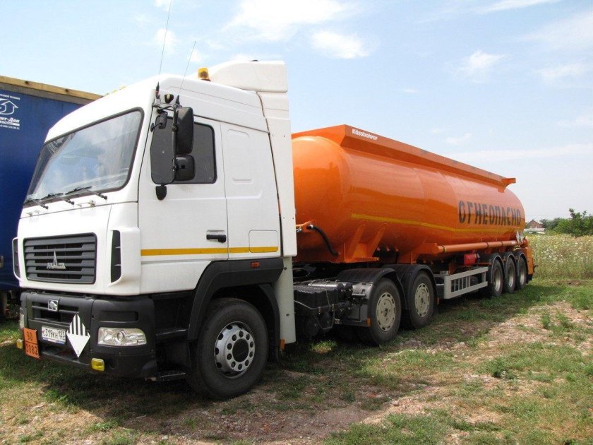 МАЗ бензовоз полуприцеп