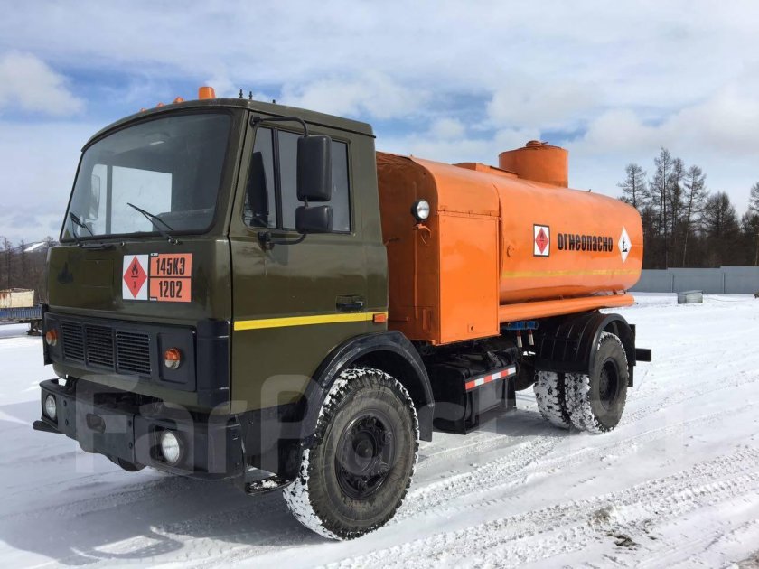 МАЗ 5551 бензовоз