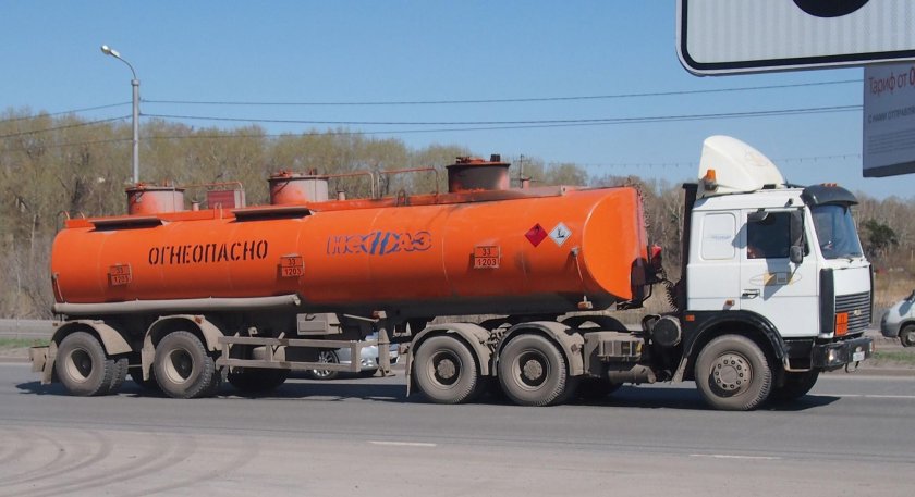 МАЗ 6422 топливозаправщик