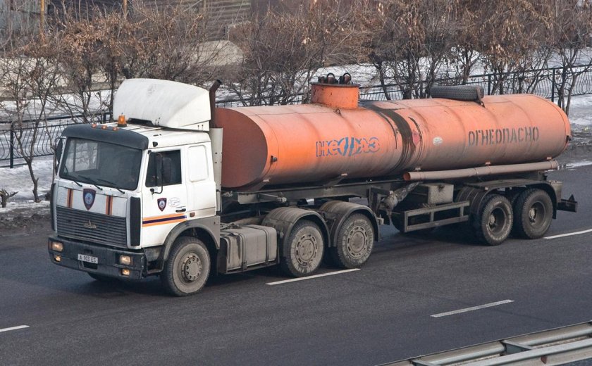 МАЗ 6422 бензовоз