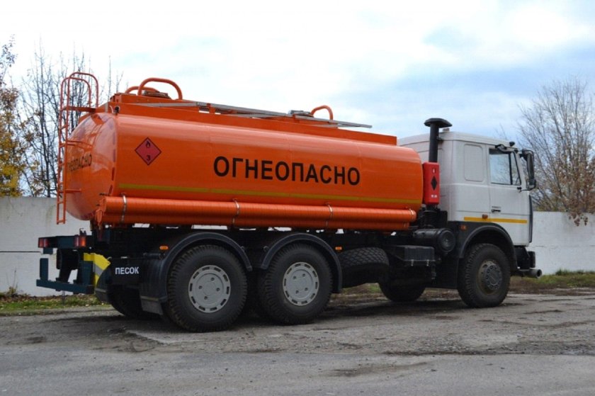 МАЗ 6317 топливозаправщик