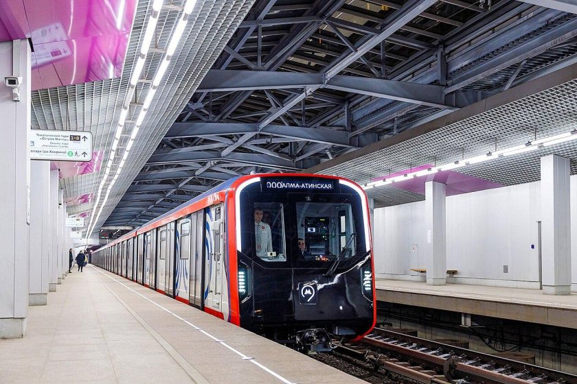 Метропоезд москва 2024