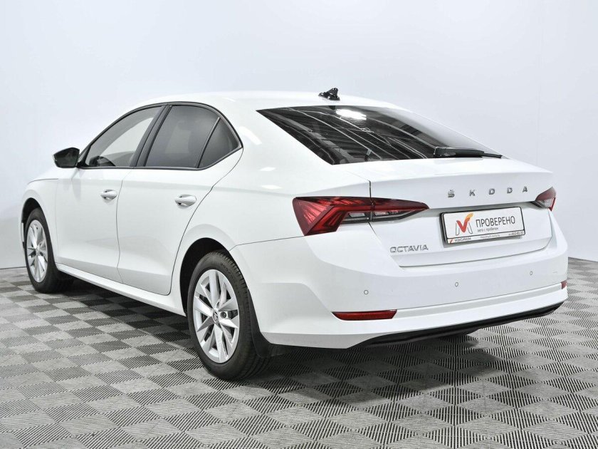 Белая шкода октавия