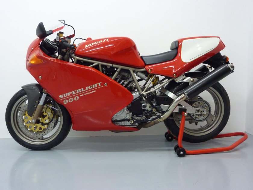 Ducati supersport 900