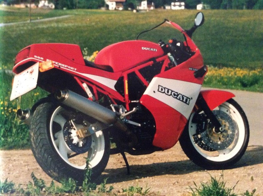 Ducati Supersport 900
