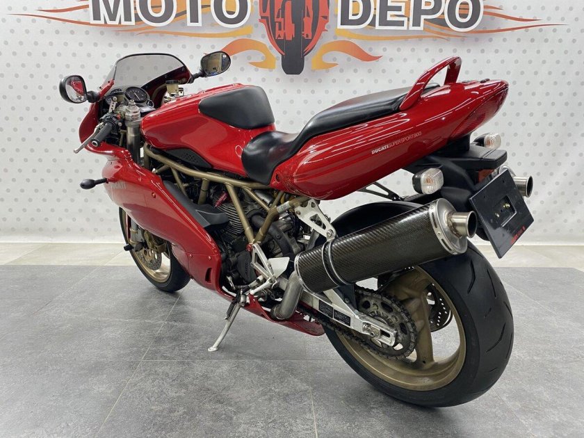 Спортивные мотоцикл