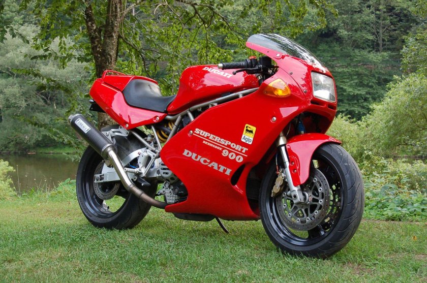 Ducati Supersport 900