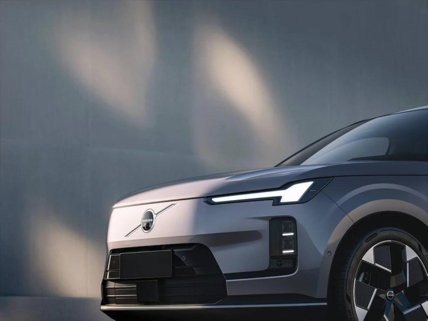 Volvo ex 90 2025