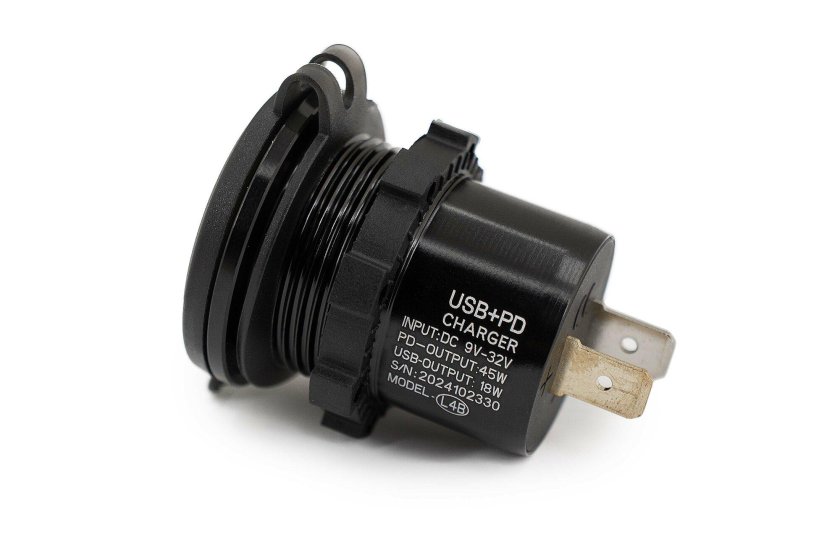 Автомобильное зарядное устройство с двумя usb