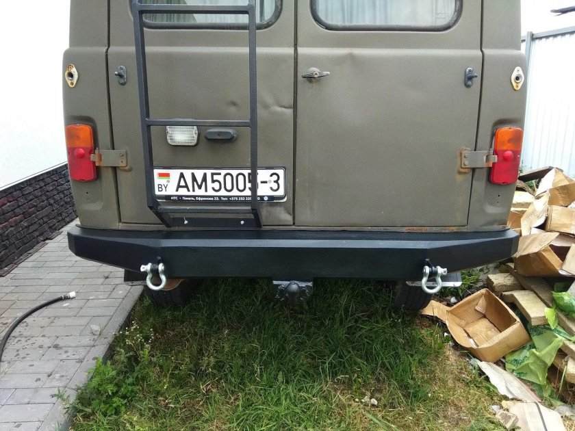 Задний бампер УАЗ 390995