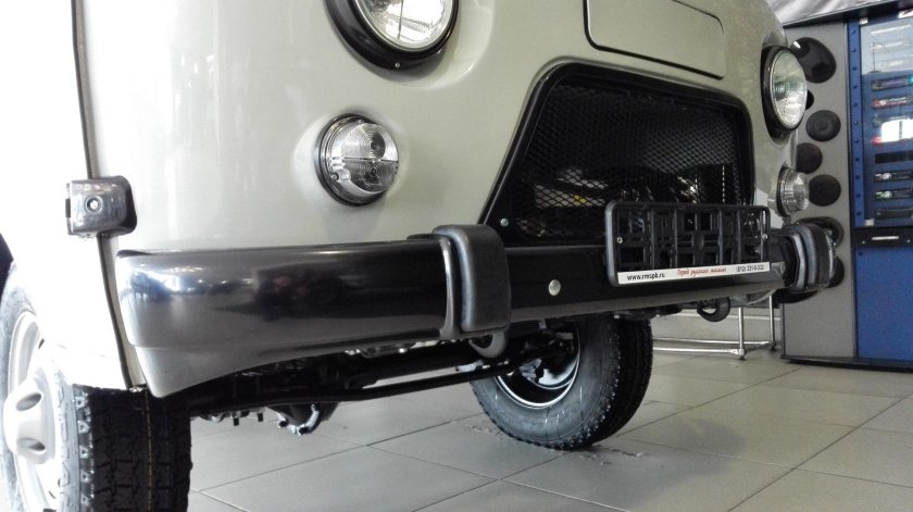 Задний бампер УАЗ 390995